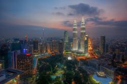 开云体育官网-西甲德比唯一瞬间，布雷默连击拉开差距