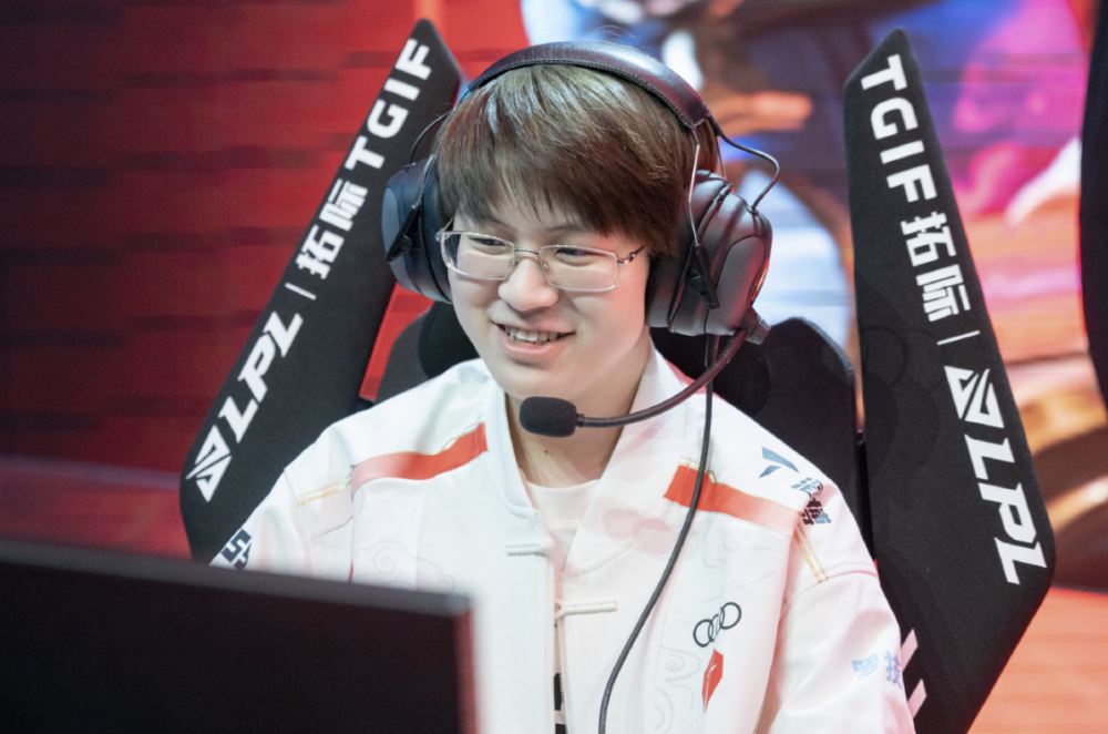 JDG翻盘BRO，Meiko2三分雨点燃全场