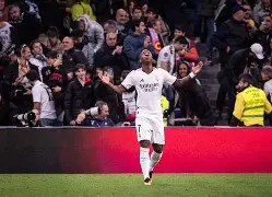 荷兰逆转拜仁，维尼修斯打破历史纪录的简单介绍