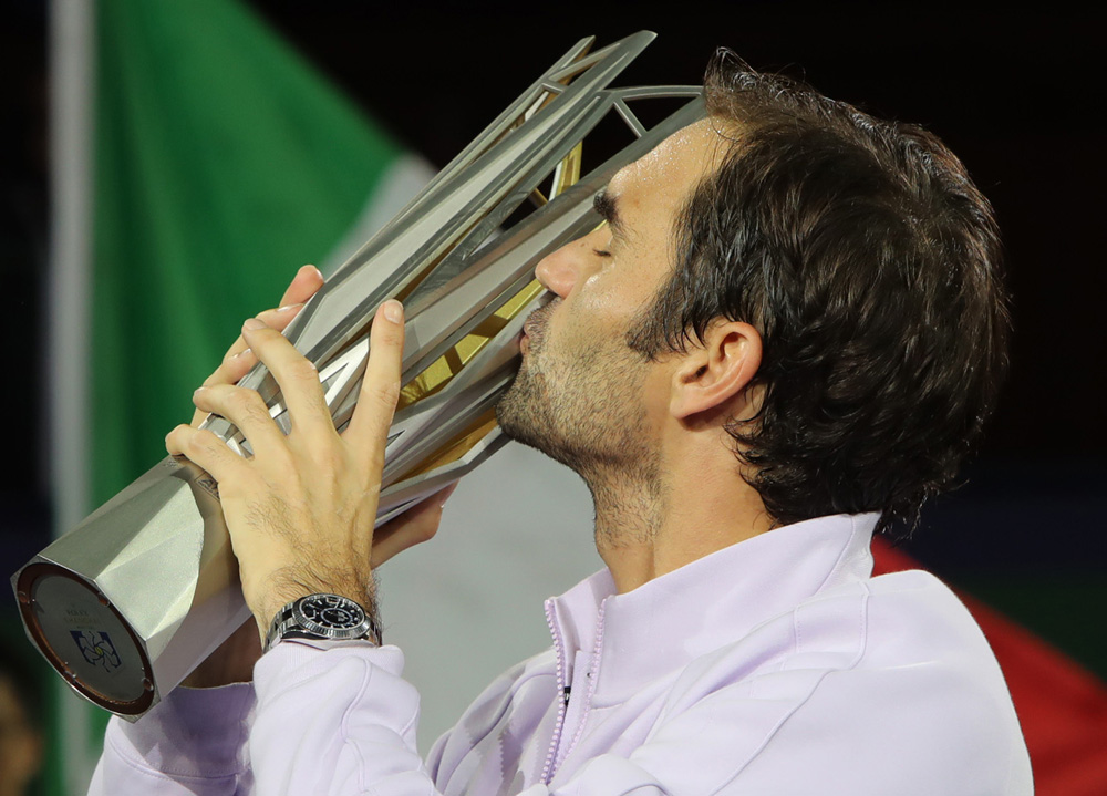 西班牙网球队鏖战世界网球队，费德勒送出助攻