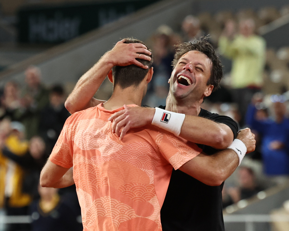 西班牙网球队险胜法国网球队,瓦林卡爆发神勇的简单介绍 西班牙网球队险胜法国网球队,瓦林卡爆发神勇的简单介绍