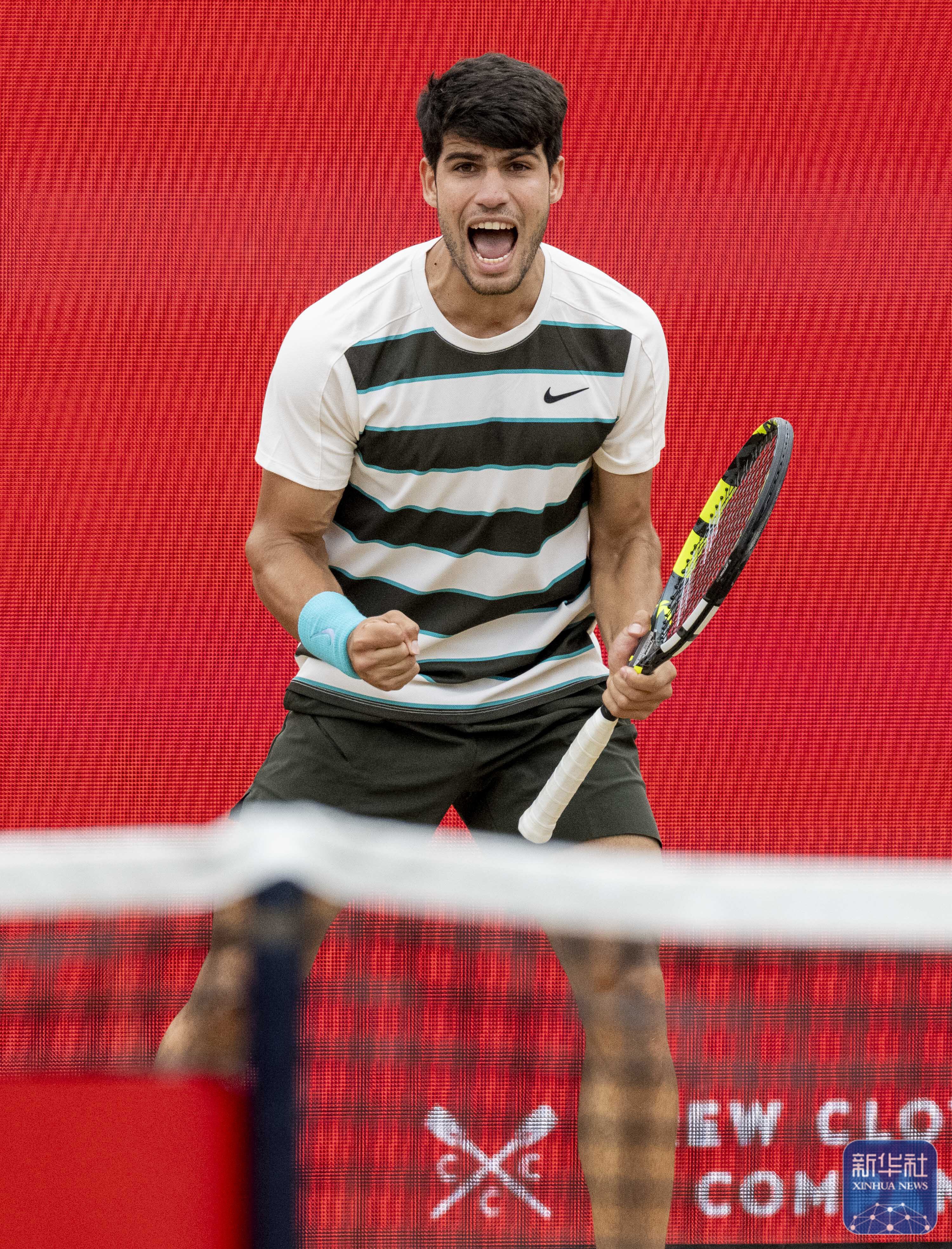 澳大利亚网球队翻盘日本网球队，阿尔卡拉斯送出助攻