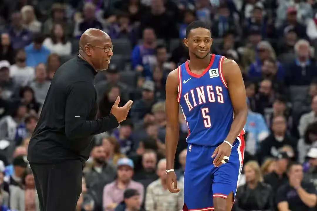 篮网B队碾压美国男篮，福克斯高光表现