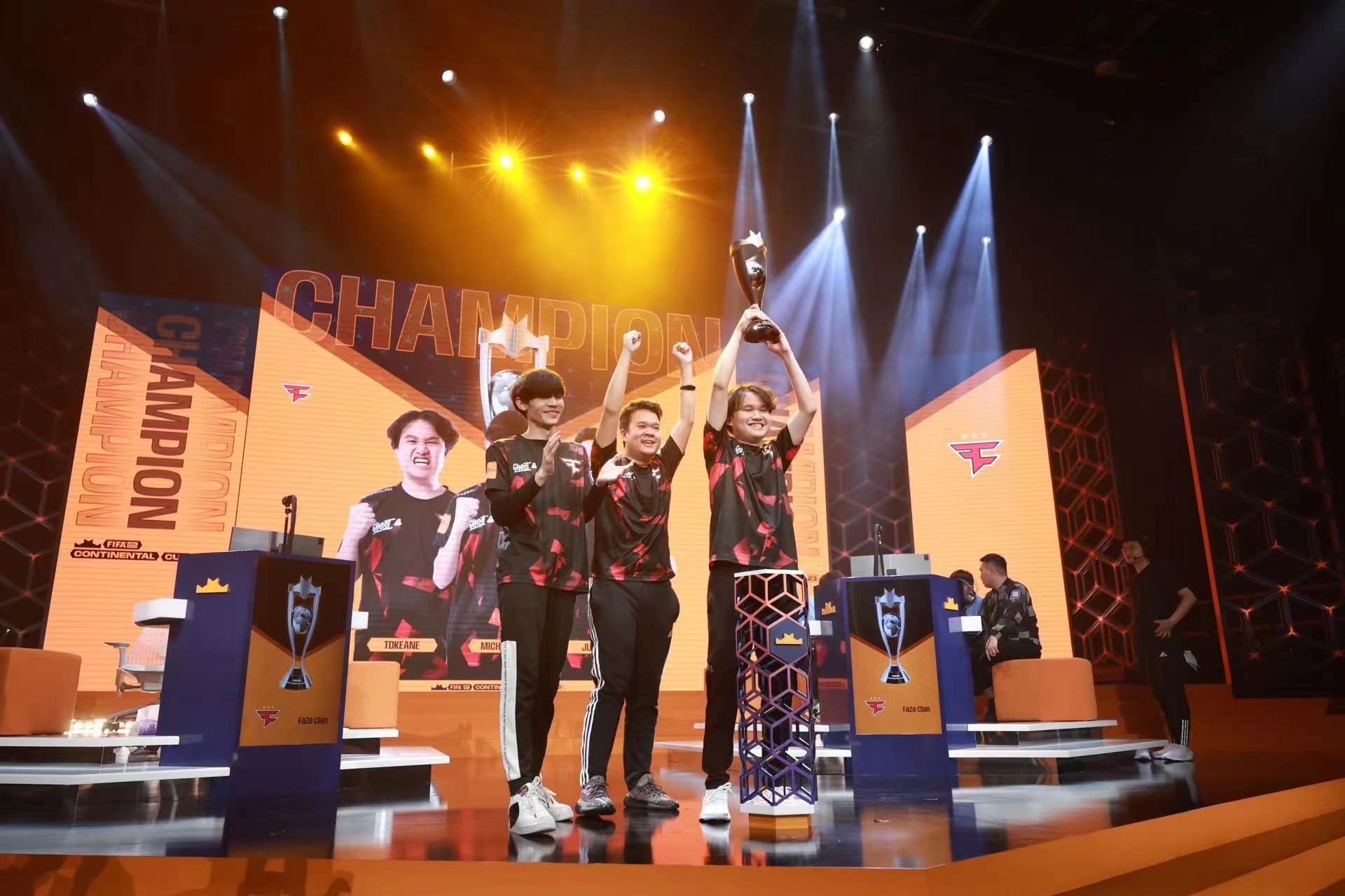 包含最新战报：FIFA电竞豪取连胜，冠军在望的词条