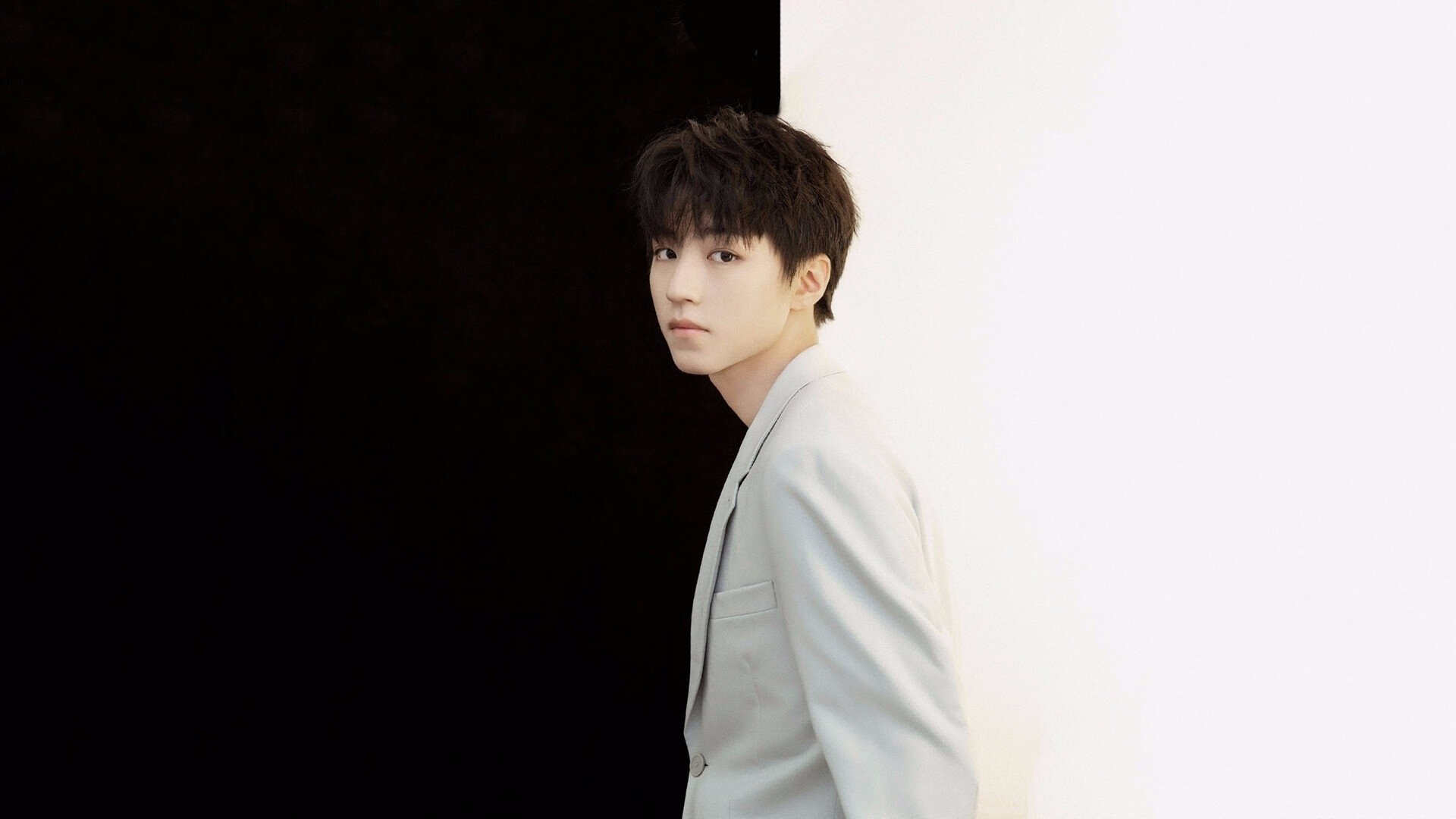 跨界胜利,从乒乓球桌到足球场,马龙精神引领德国队横扫英格兰