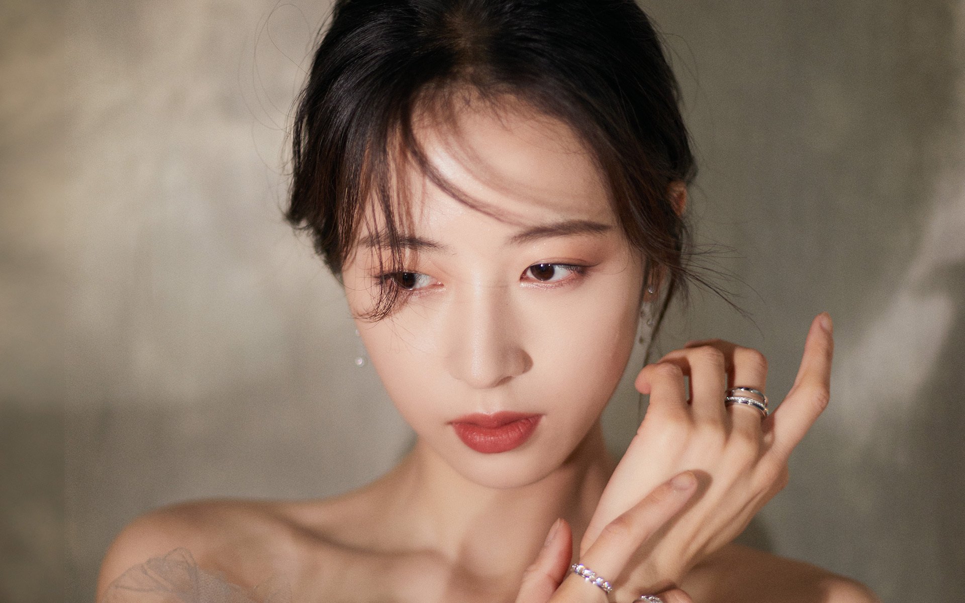 防守的两极，杰伦格林的火热爆发与步行者的冰封锁死