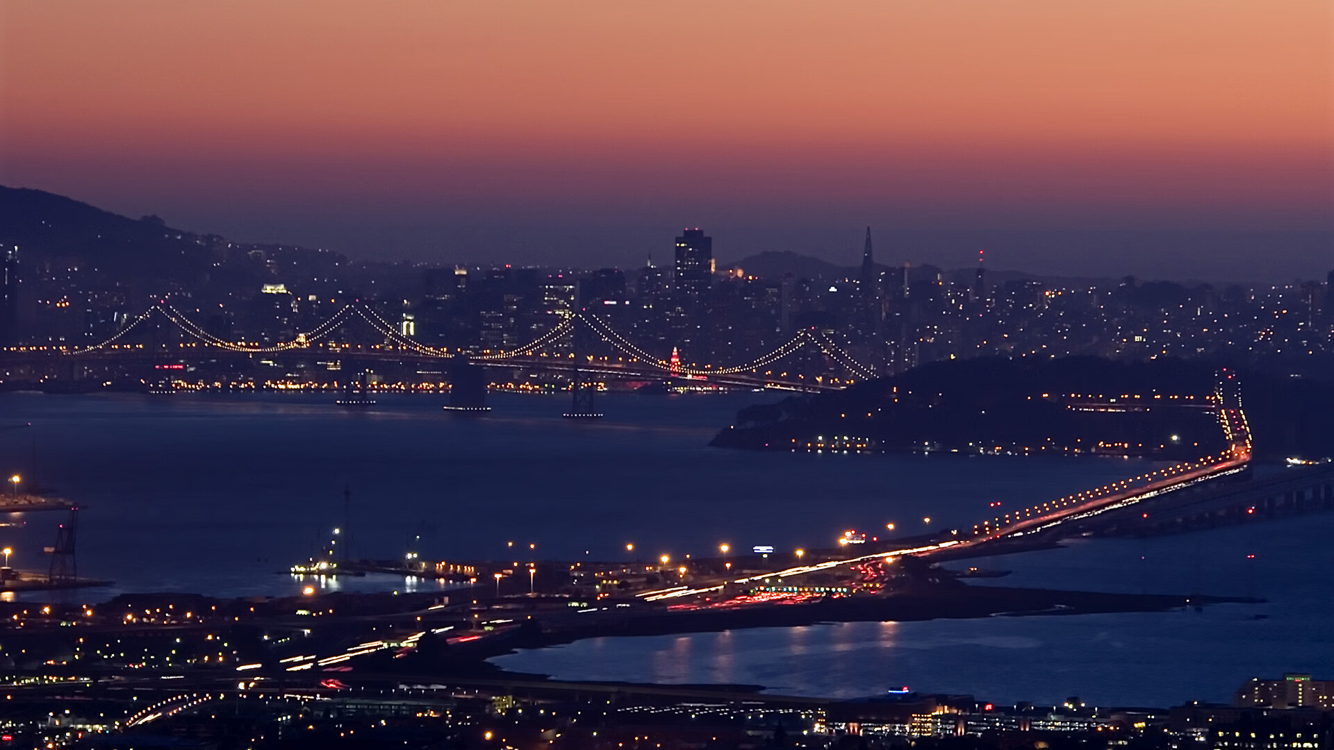 绿茵绞杀战,加纳铁腰锁死尤文,克瓦拉茨赫利亚的攻防独舞