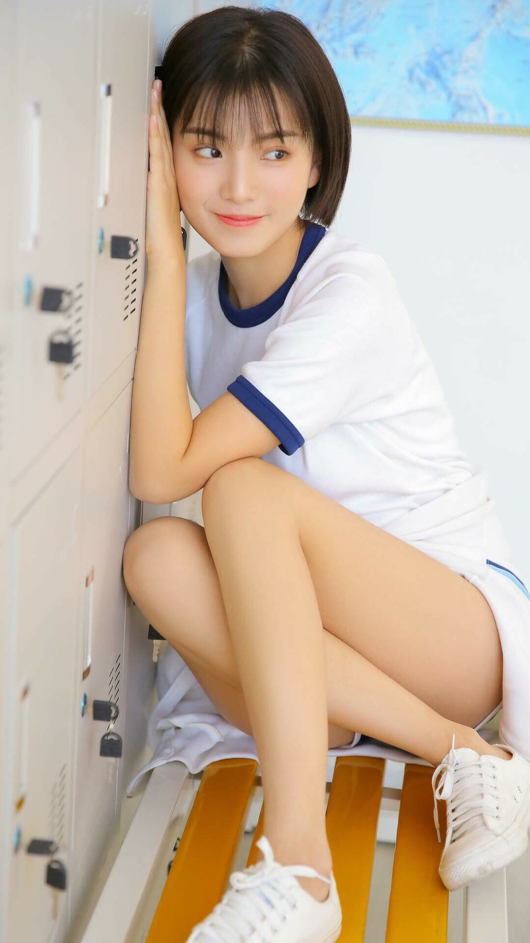 篮球之火燃绿茵，詹姆斯以热火之势冲垮黄蜂，主宰英超争冠战