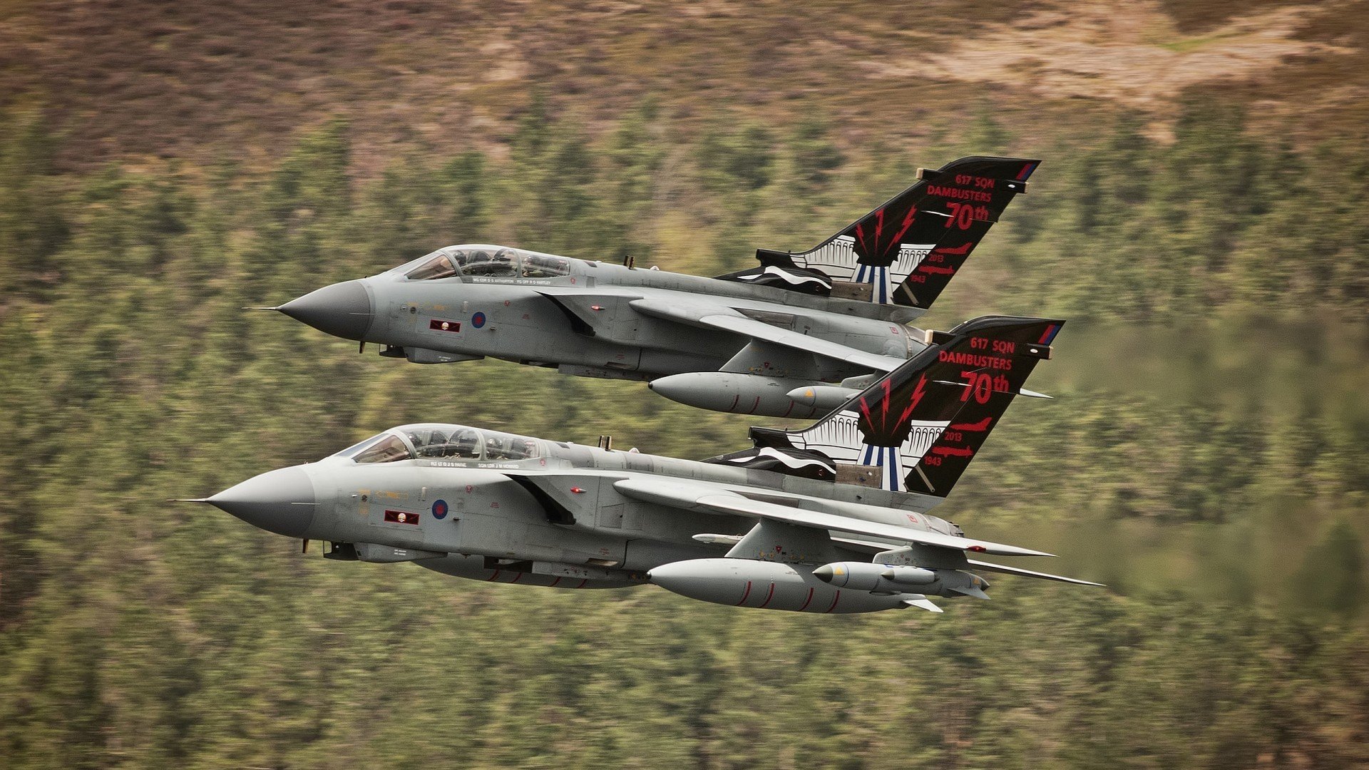 约基奇疯狂送26助攻撕碎防线,灰熊强硬防守终结勇士六连胜