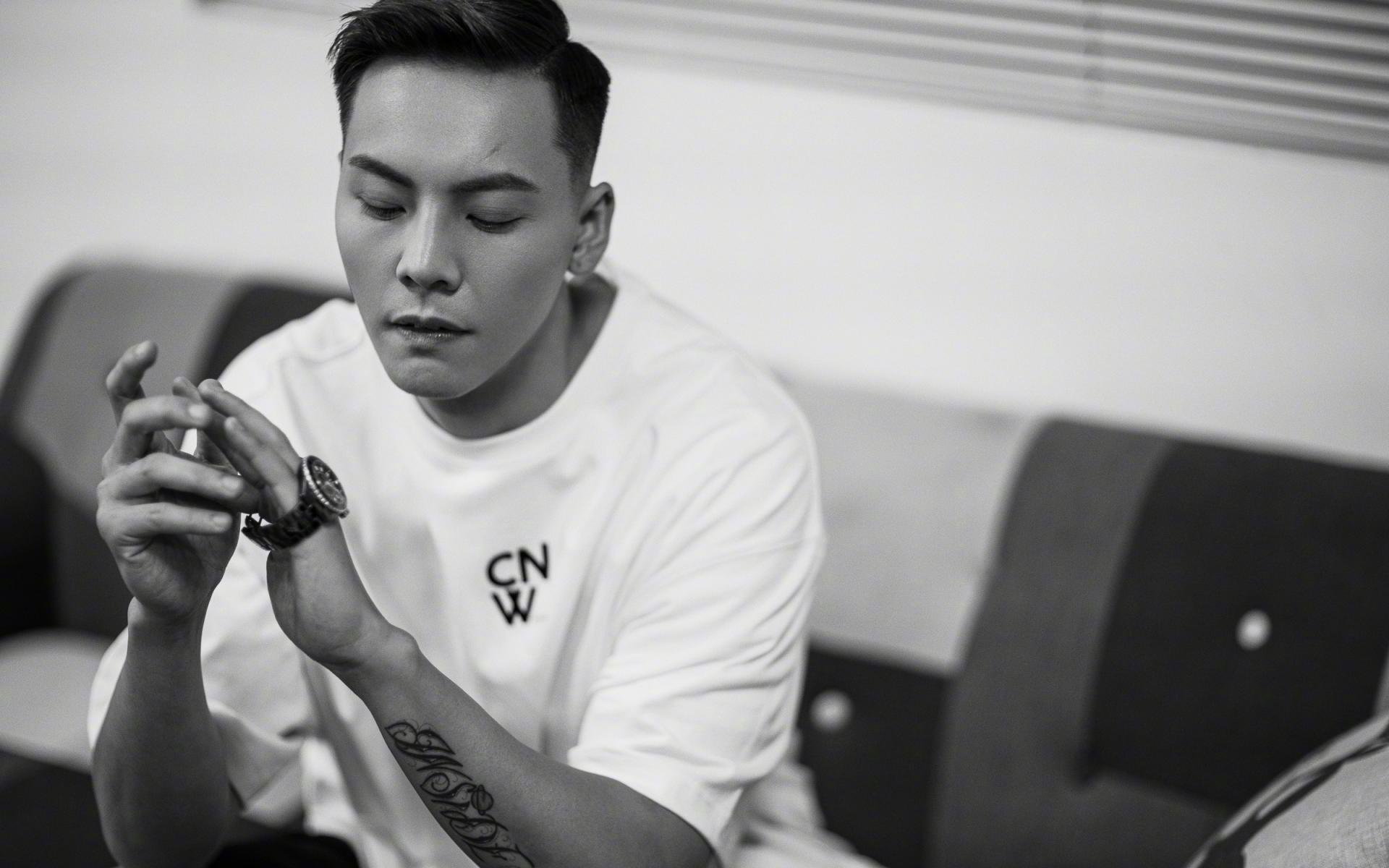 德黑兰之矛，当西亚铁骑踏碎华沙防线，阿方索·戴维斯用一秒钟定义永恒